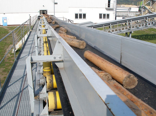 VVV MOST nabízí komplexní řešení zahrnující návrh, výrobu a údržbu zařízení v oblasti pásové dopravy a přepravy sypkých materiálů. Spolehněte se na naši rychlou servisní podporu a široký sortiment dílů pro nepřetržitý provoz - dopravní pásy, dopravníky a náhradní díly a příslušenství pro dopravníky . Vaše spokojenost je naší prioritou, jak potvrzují naši dlouholetí klienti z energetiky, stavebnictví a těžby.