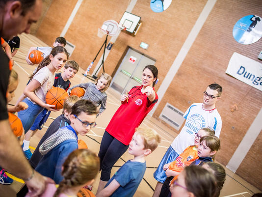 Basketball for Kids With ''Tyrone Towers'' is back this weekend !!!
