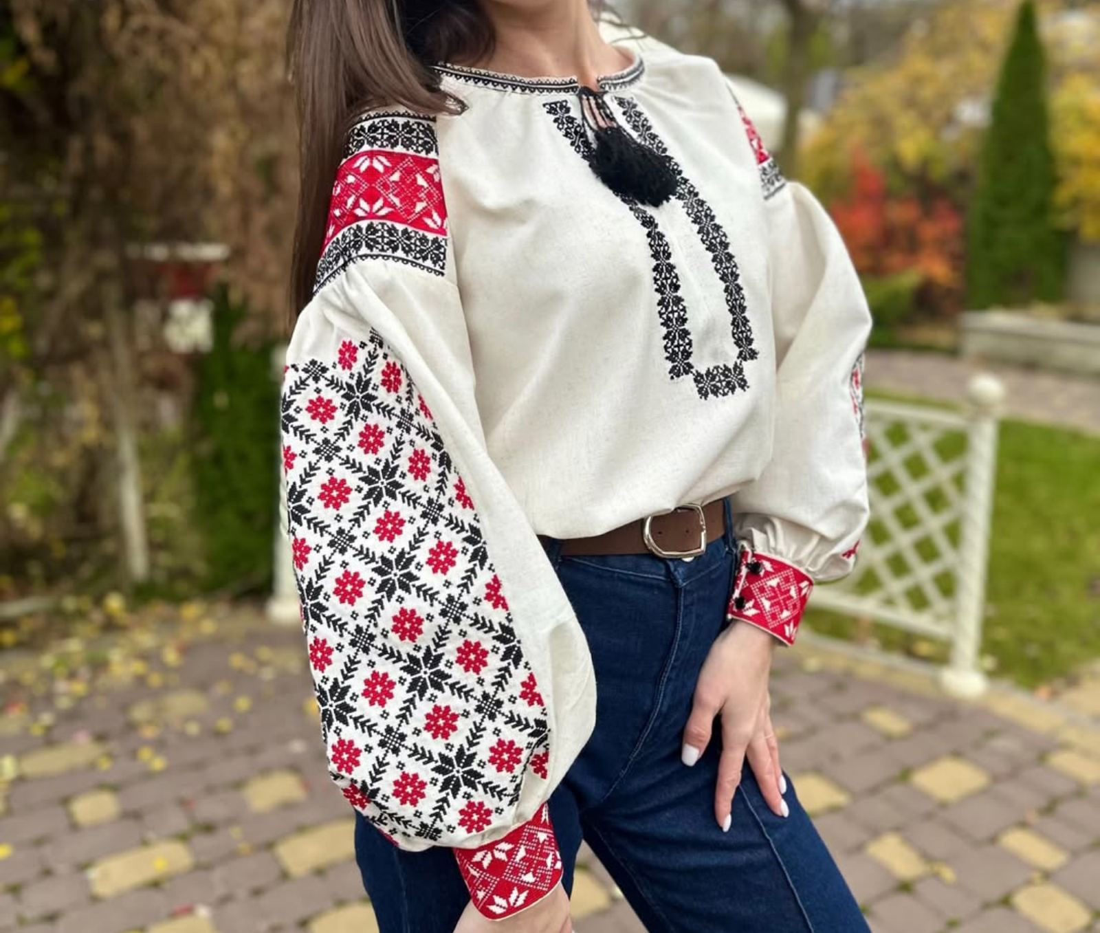 Вишиванка, жіноча вишивана блузка на сірому домотканому полотні (Арт. 03750)