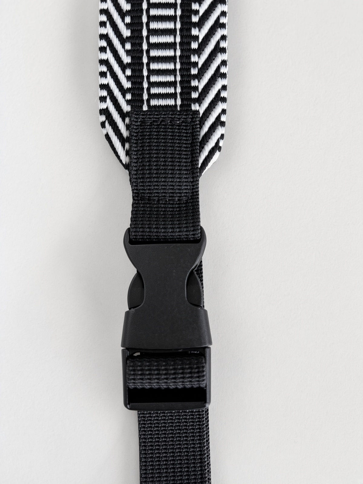Strap - Monochrome