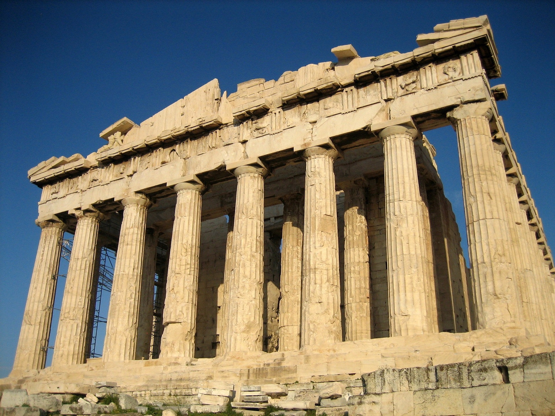 image of roman era structure