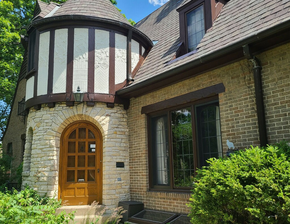 replacement-window-installation-resedential-home-whitefishbay-wisconsin