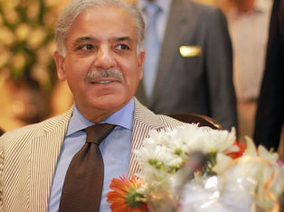 Shebaz Sharif 🧍‍♂️ becomes Pakistani 🇵🇰 Prime Minister