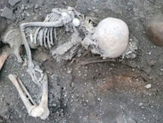 Archeologists uncover 2 more bodies in Pompeii