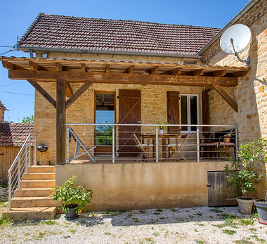 gite_de_campagne_terrasse_camping_a_la_ferme_la_roussie_sarlat (4).jpg
