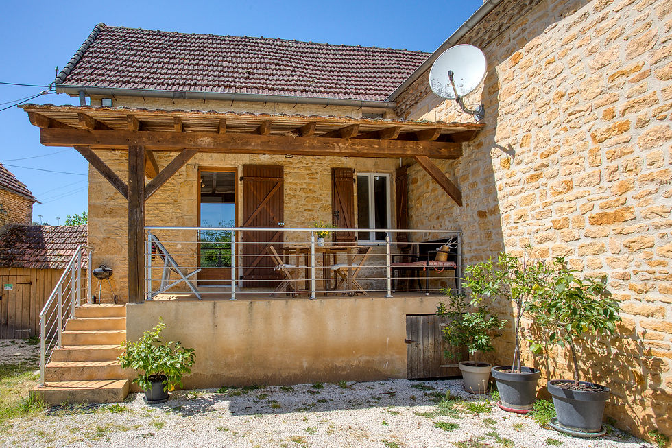 gite_de_campagne_terrasse_camping_a_la_ferme_la_roussie_sarlat (4)