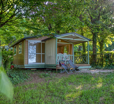 Chalet_confort_2_chambres_5_personnes_camping_a_la_ferme_la_roussie_sarlat (5).jpg