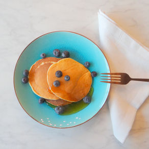 Yoghurt pannenkoekjes met blauwe bessen van Hanneke de Jonge, Culinea