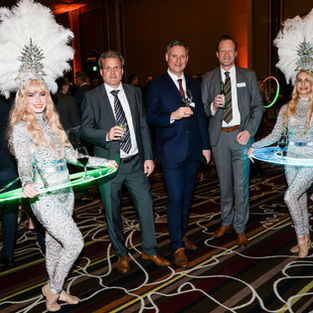 LED strolling table performer with customizable options for luxury events