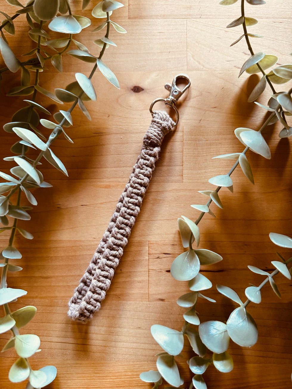 Thumbnail: Macrame wristlet