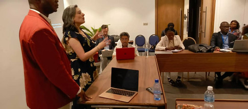 Photo de la délégation de l’ASBL Katambayi Tshiminyi Association lors de la rencontre RDC–Colombie sur la justice transitionnelle, à Kinshasa, le 2 juillet 2025.