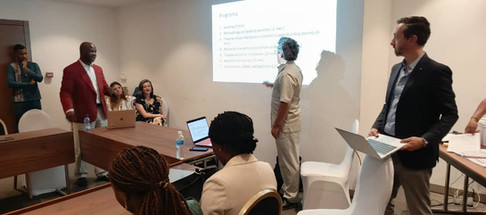 Photo de la délégation de l’ASBL Katambayi Tshiminyi Association lors de la rencontre RDC–Colombie sur la justice transitionnelle, à Kinshasa, le 2 juillet 2025.