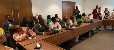 Photo de la délégation de l’ASBL Katambayi Tshiminyi Association lors de la rencontre RDC–Colombie sur la justice transitionnelle, à Kinshasa, le 2 juillet 2025.