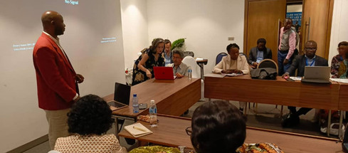 Photo de la délégation de l’ASBL Katambayi Tshiminyi Association lors de la rencontre RDC–Colombie sur la justice transitionnelle, à Kinshasa, le 2 juillet 2025.