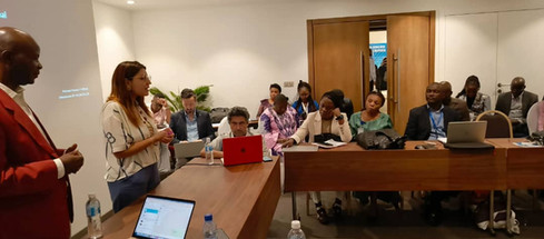 Photo de la délégation de l’ASBL Katambayi Tshiminyi Association lors de la rencontre RDC–Colombie sur la justice transitionnelle, à Kinshasa, le 2 juillet 2025.