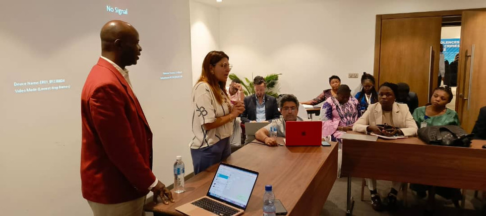 Photo de la délégation de l’ASBL Katambayi Tshiminyi Association lors de la rencontre RDC–Colombie sur la justice transitionnelle, à Kinshasa, le 2 juillet 2025.
