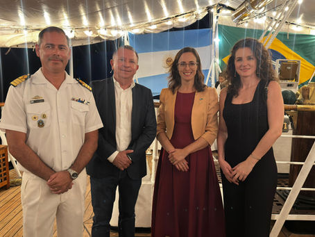Companhia Docas do Ceará é convidada para jantar oficial a bordo da Fragata ARA Libertad no Porto de Fortaleza