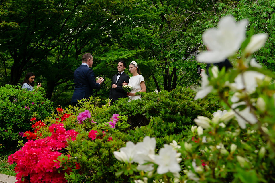 elopement wedding at a park in the middle of Tokyo