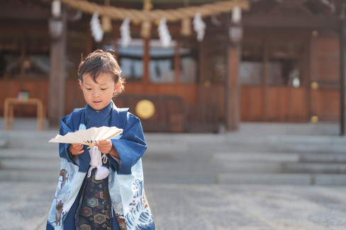 町田市・菅原神社で撮影した、春の七五三詣りと着物姿の子ども写真