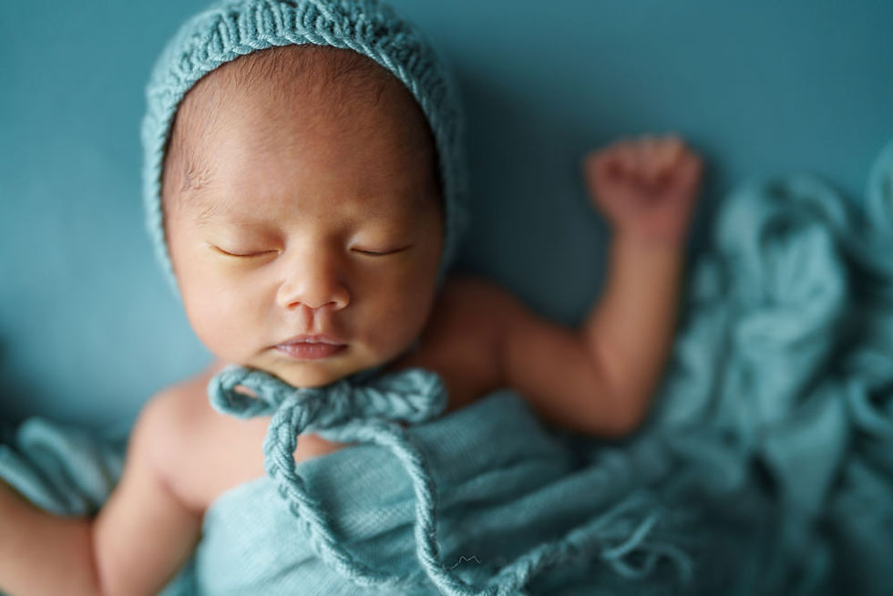 赤ちゃんがお昼寝しているようなポーズ