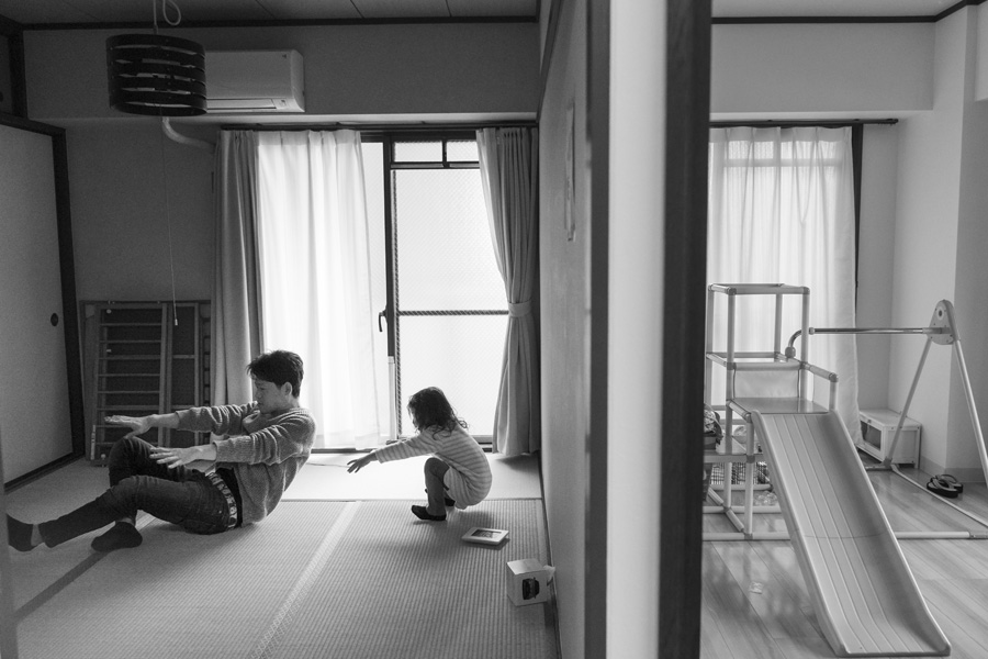 リラックス　ご自宅でのドキュメンタリー的家族写真