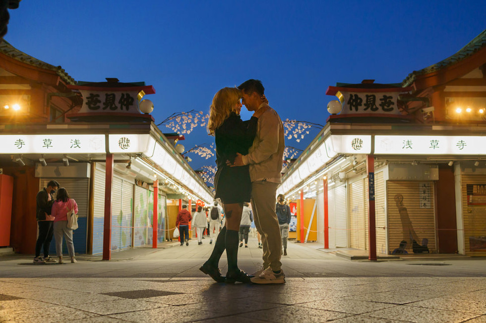 night couple photo in Asakusa, Tokyo