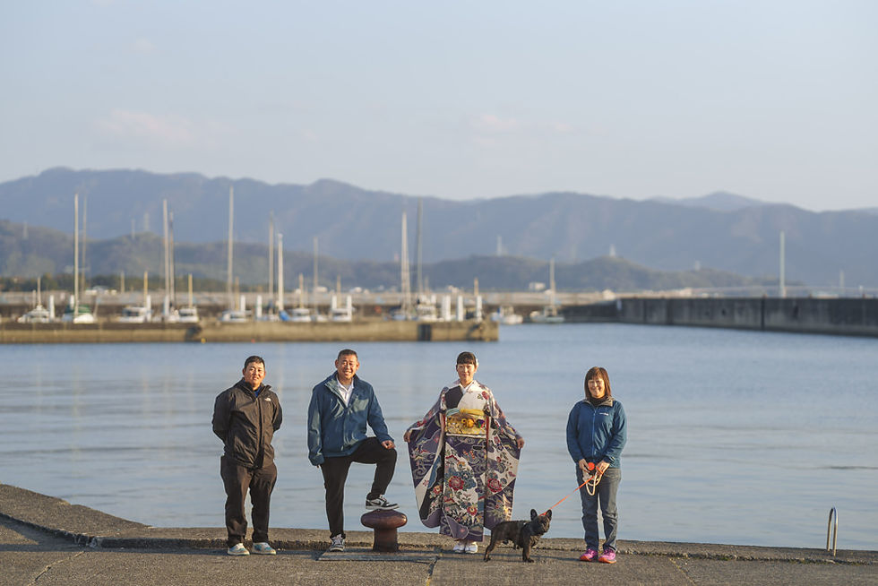 和歌山市・和歌浦の港で家族と撮影した成人式前撮り出張ロケーションフォト