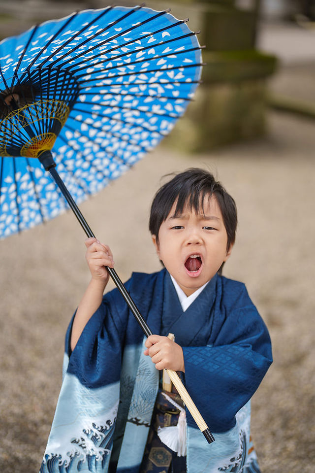 和傘と共に記念写真