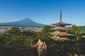 Chureito Pagoda Engagement Photos | A Summer Morning with Mt. Fuji