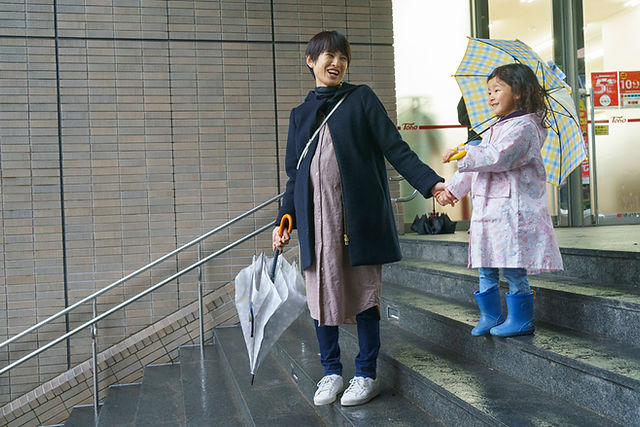 家族でお出かけ　ご自宅でのドキュメンタリー的家族写真