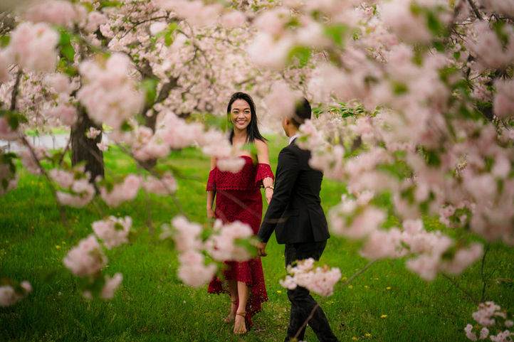 Engagement photo session with cherry blossoms in Nagano, Japan