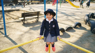 幼稚園の帰り道に - ご近所での家族写真撮影