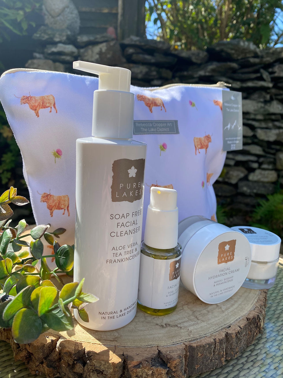 Thumbnail: Wash Bag With ‘Highland Cow & Thistle’ Design