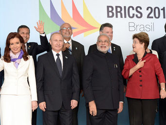 Putin ratifica BRICS US $ 100 bilhões moeda acordo de investimento!!