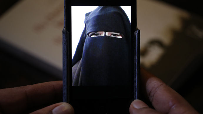 female.si.jpg