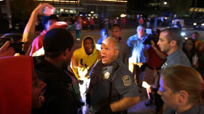 380107_Protesters-police-Ferguson.jpg