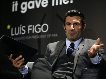 Luis Figo: Esta é a pior coisa que aconteceu na história da FIFA