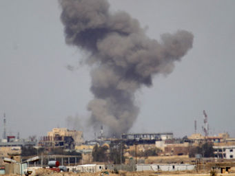 Ataques aéreos liderados pelos EUA matam 52 civis sírios em um dia, não um lutador ISIS