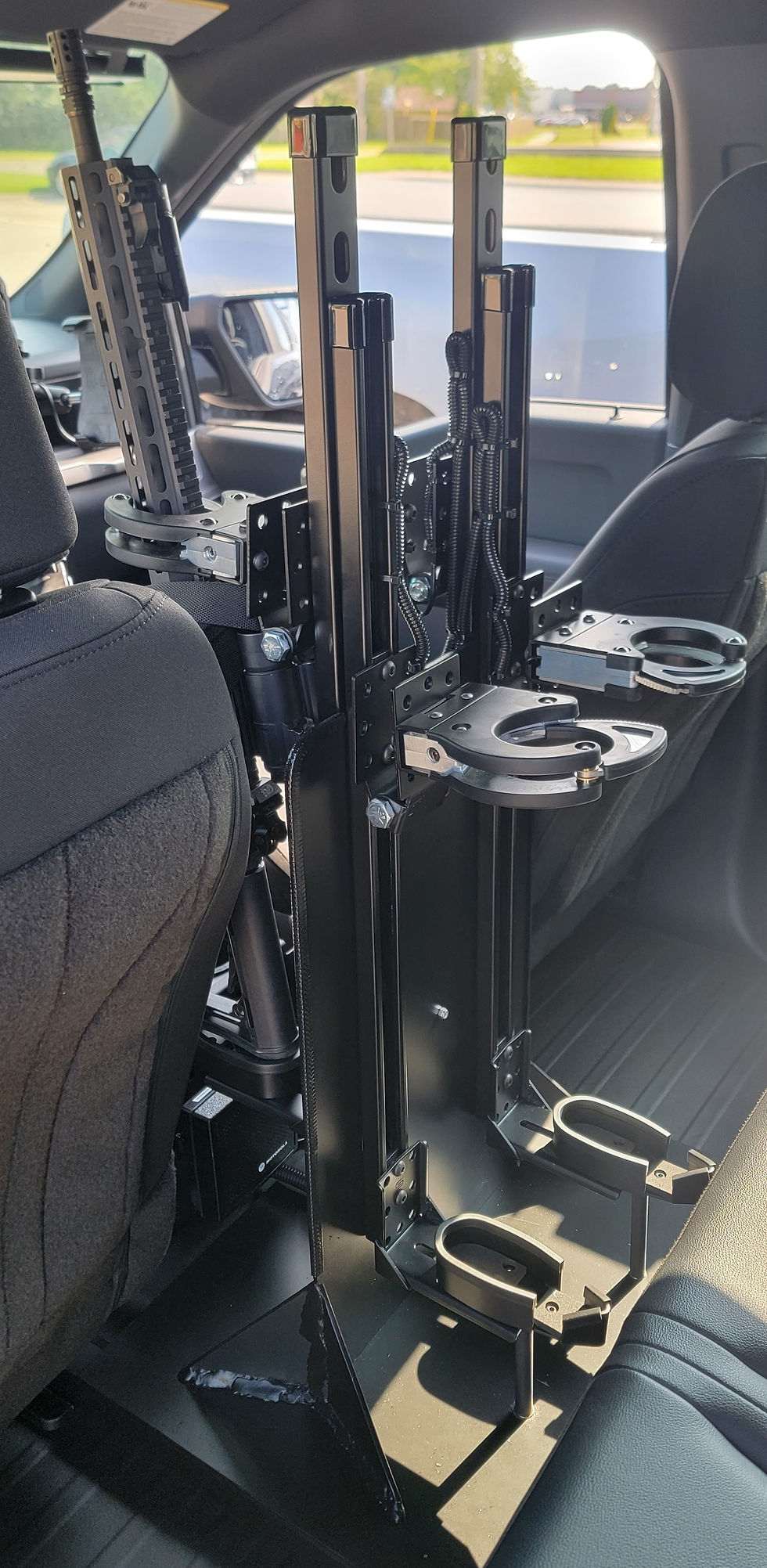 Double gun mounts