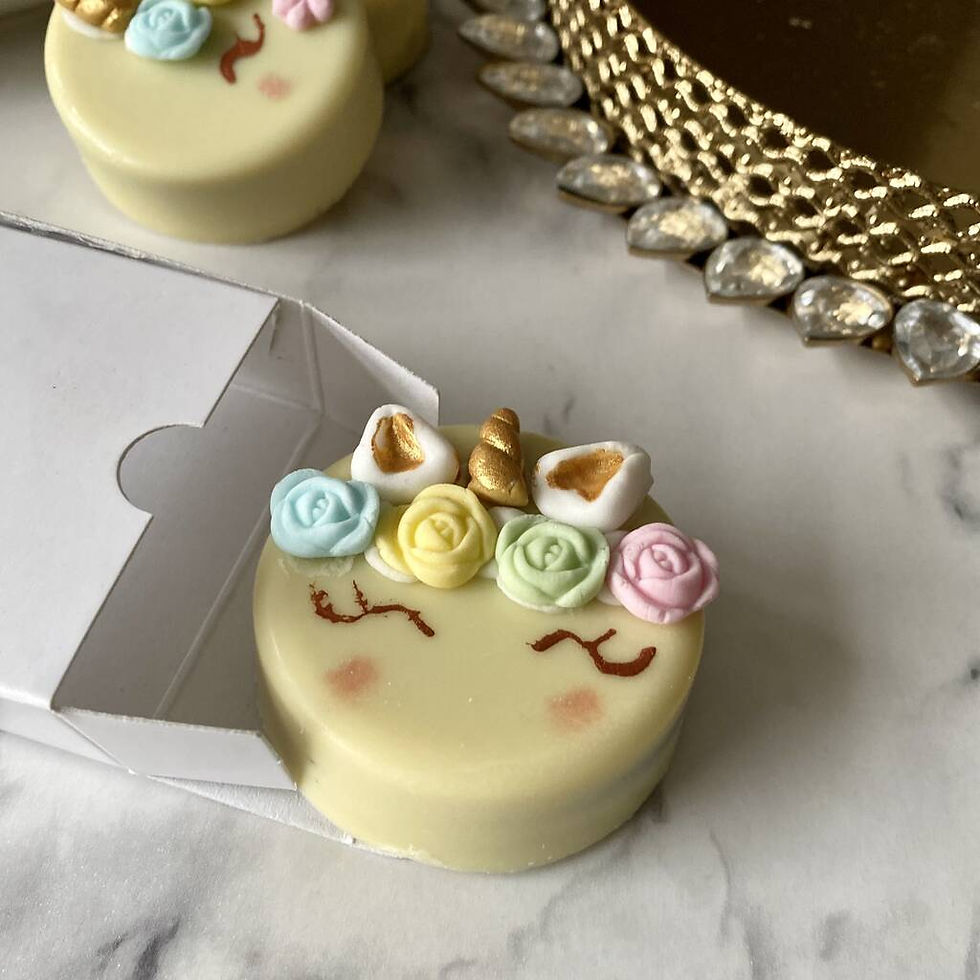 Thumbnail: Single Unicorn Chocolate Coated Oreo Favour