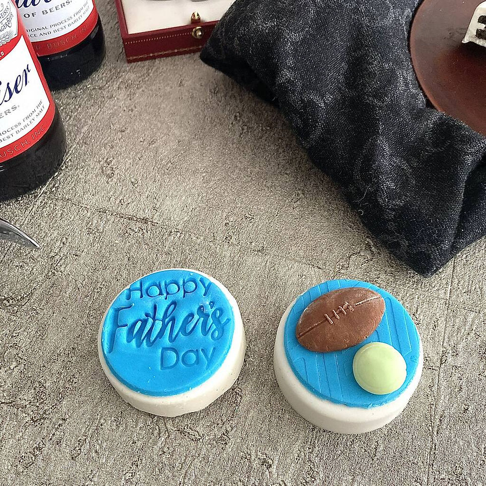 Thumbnail: Father's Day Twin Chocolate Coated Oreo Gift