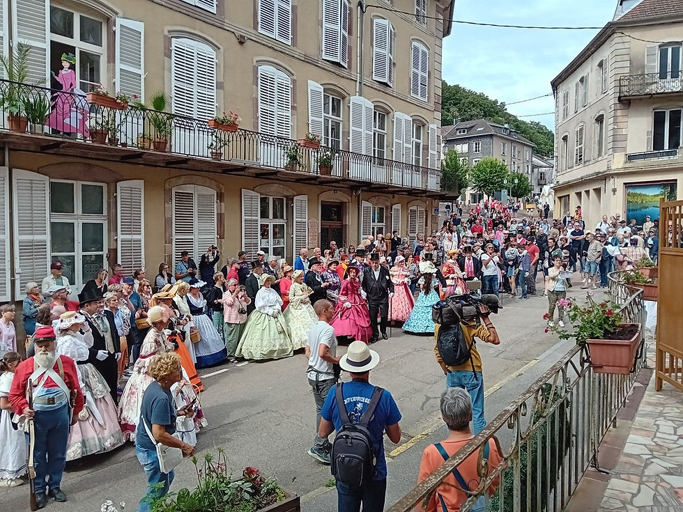 2 - devant les bains