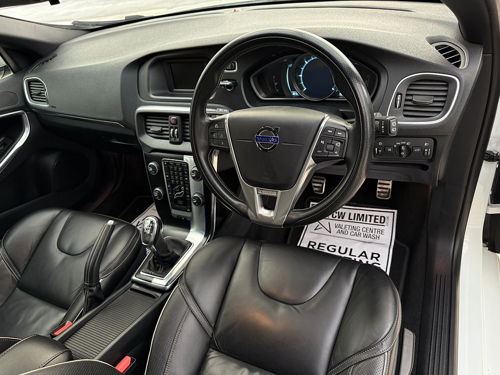 Thumbnail: Volvo V40 1.6 D2 R-Design (s/s) 5dr