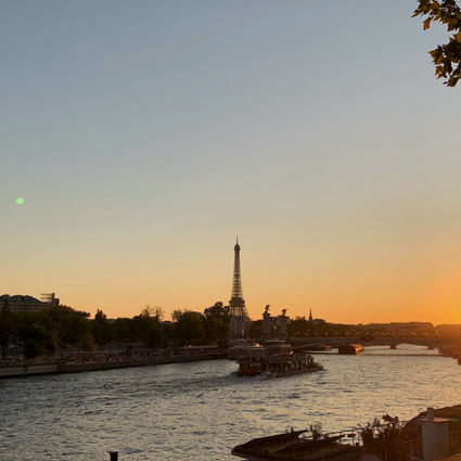 Exploring Paris on Foot: 5 Captivating Walking Tours