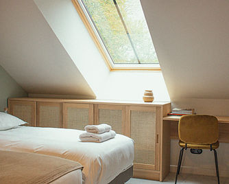 BUREAU COMMODE ETAGE 1.jpg