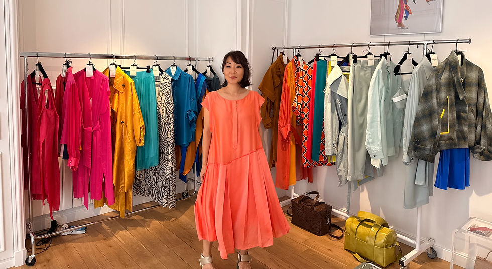 Lucie Brochard, créatrice de mode, dans son pop-up store parisien en juin 2026 / Photo Lucie Brochard
