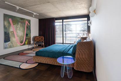 61948a5298732d79deaf0bd0_Sophie Pearce_Fragments Photo_SOK_Shutter House_Master Bedroom.jp