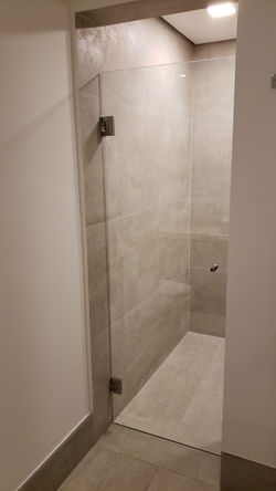 Porta de Giro Dobradiças 90° graus