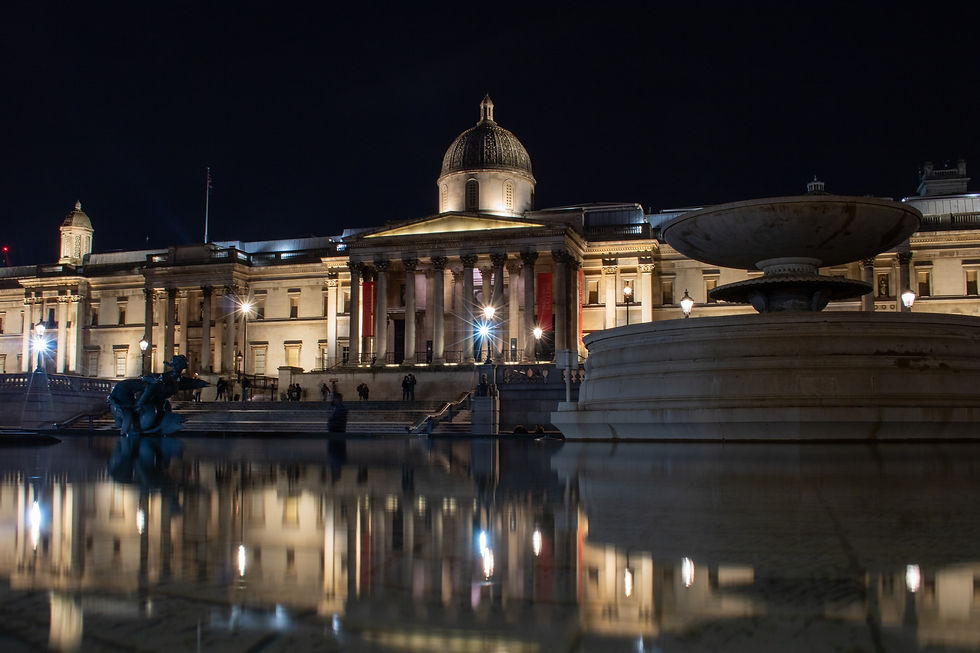 Trafalgar Square at night
