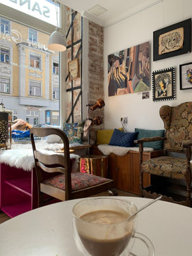 Freunde, Humboltstrasse 5, München
Linda Müller Hardová
Art Café "es", Humboltstrasse 5, München

